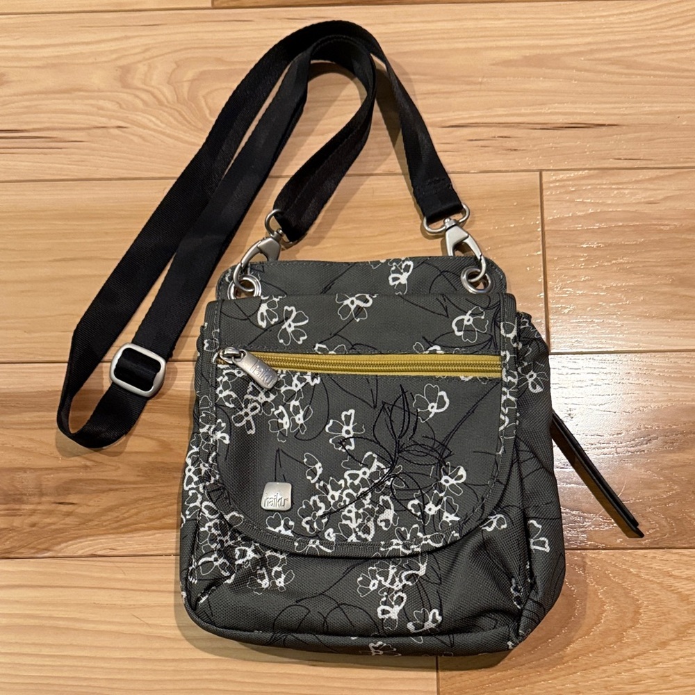 Green Floral Crossbody Bag with Yellow Zip Accent